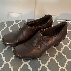 Clarks women’s brown leather shoes size 7.5